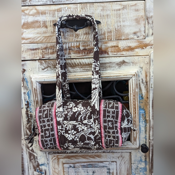 Vera Bradley "Imperial Toile" Retired, Barrel Bag - Picture 1 of 9